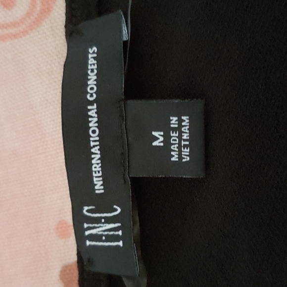 NWOT Black Tee. Silver Ring. Elegant Sexy - Picture 8 of 10